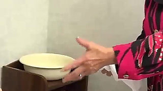 She Is Still Active! Grandma Who Would Eat up Her Own Descendants Vol. 4-8