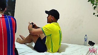 Chamei Meu Amigo Pra Jogar Video Game E Sentei No Joystick Dele (completo No Red) 10 Min With Sub Zero, Bee F And Anal Fingering