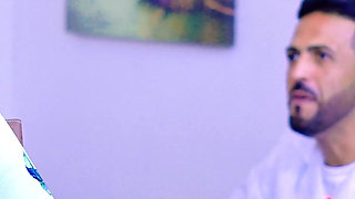 Scoundrel Doctor Doesn't Even Need to Use His Knowledge to Fuck, He Already Gets a Hot Fuck with This Fiery Brazilian