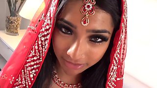 Bride with a badass puss wants to get fucked finally