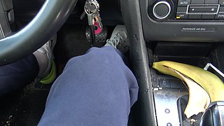 Oh My God!!!! MILF Caught a Real Voyeur Flashing His Cock to Her!!!