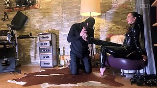 Latex Domination: Spit Slave Obey & Swallow Like a Piggy - Amalie von Stein