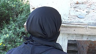 American Soldier Fucks Muslim Wife Outdoor