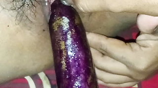 Amateur wife of eggplant insertion