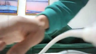 Amateur jungler has made a date with a pretty girl on the sofa 1