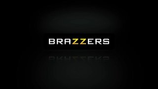 She Lifts, Bro With Johnny Sins, Amia Miley - Brazzers
