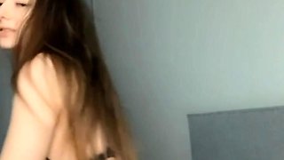Webcam fun mature brunette with toys cum on cam