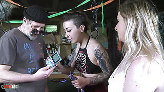 Game Boy Threesome: Blonde, Brunette, Deepthroat Cumshot