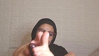 Sucking My Feet and Anal Dildo Mia Niqab