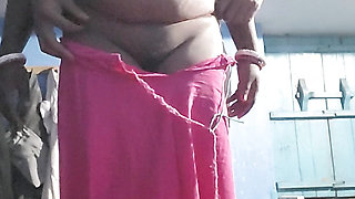 Bhabhi was fucked after applying oil in the village