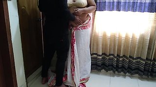 Sexy Stepmom Take Selfi for Her Boyfriend Watsapp Massage When I Help Her with Give Free Fucking