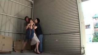 Tiny Japanese babe hardcore spitroasted and she enjoys jizz