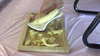 I Crush Bananas with My Beautiful Legs in High Heels