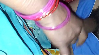 Homemade Indian wife swallows cum during hot oral action