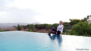 Hot Secretary Takes a Swim 4K