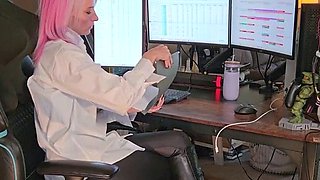 GoddessBBGRL – The Office Footbitch – Footbitch Fucks