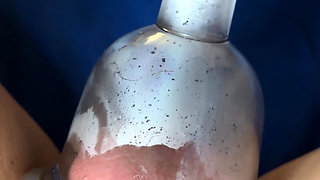 Sklavin S Pumps up Her Pussy!