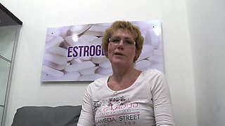 Mature Czech Woman Squirting With Estrogenolit