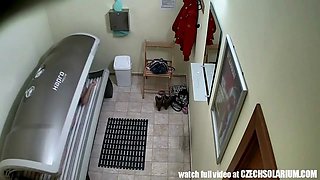 Pierced PUSSY Snooped in Tanning Bed