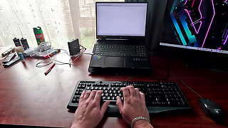 Employee sucking boss dick for pormotion