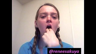 Gagging on Fingers