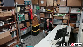 Bobbi Dylan picked the wrong store