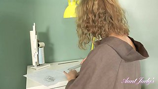 Irena Home Office Masturbation
