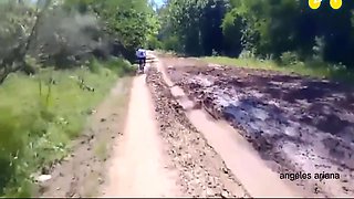 Trailer.ciclistas Tienen Sexo Cerca De Autopista Libre.cicloturismo Rural Y Sexo 8 Min