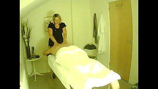 Facesitting Massage