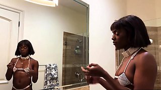 Ebony MILF fingered her hairy dark pussy
