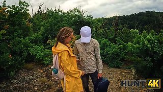 Hunt4k. faced a nude stranger with lovely boobs in the forest