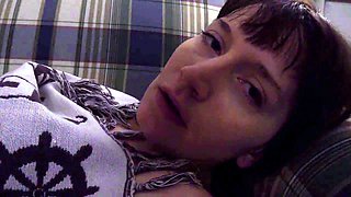 Bettie Bondage – Warming Up In Mommy’s Pussy