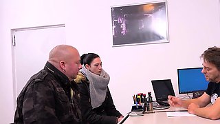 Horny girlfriend wants anal on the desk