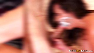 Big Cock In The Back Pocket With Erik Everhard, Kelsi Monroe - Brazzers