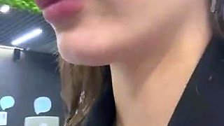 Shy_priincess masturbates in public toilet