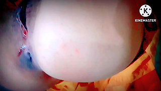 Pussy is in a lot of hit, passionate water is dripping from inside the pussy, pussy is in a lot of hit.