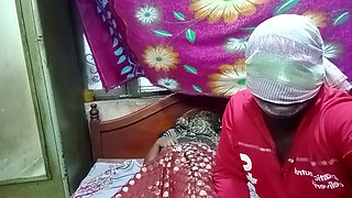 Video of Aunty and Delivery Boy Excited for Rain