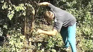 Grandma loves outdoor sex
