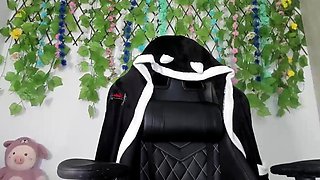 Amateur Big Boobs jerks Big Dick