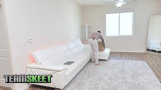 Teen 18+ Orgasms On Stepdads Cock And Squirts On Stepsister