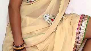 Indian Bhabhi Cheat Hubby Sex with Devar in Saree with Hindi Audio