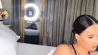 Busty MILF cam babe in lingerie pussy masturbation