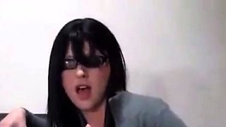 Deutsche Amateur -MILF -Sekretrin mit Brille bekommt eine S