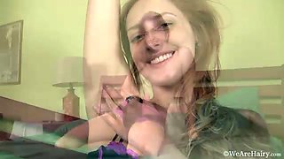Rococo Royalle masturbates with vibrator in bed - WeAreHairy