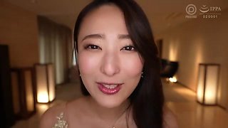 綺麗なお姉さんが淫語と下着とローションで勃起高めるの優しい誘惑痴女プレイ
