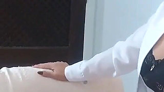 Doctor Crown Pervert Suzie Gave Her Little Medicine to Heal Her Young Man