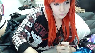 Very hot amateur thai teen girl toying her pussy on cam