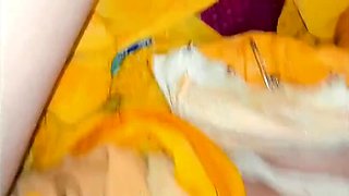 Desi Bhabhi Janvibhabhii Foot Massage Turns Into Hot Sex With Husband - Amateur Homemade Creampie