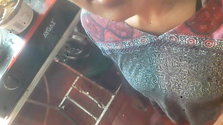 Fucking the Housemaid While She Is Cooking