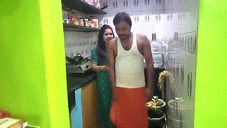 Sona Bhabhi Hardcore Kitchen Fuck While Cooking - Desi Homemade Doggy Style Sex